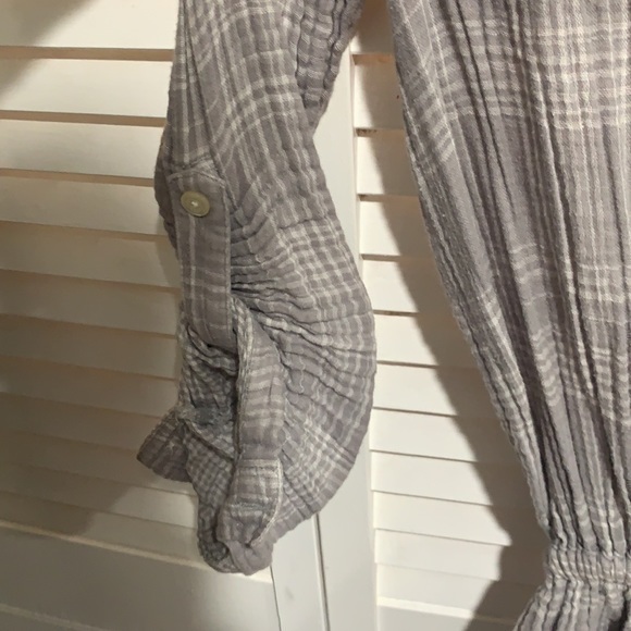 Old Navy Gray & white plaid flannel with waist tie - Picture 5 of 9